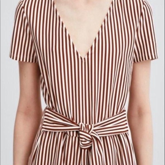 Zara V Neck Tie Front Brick Romper - Picture 6 of 6
